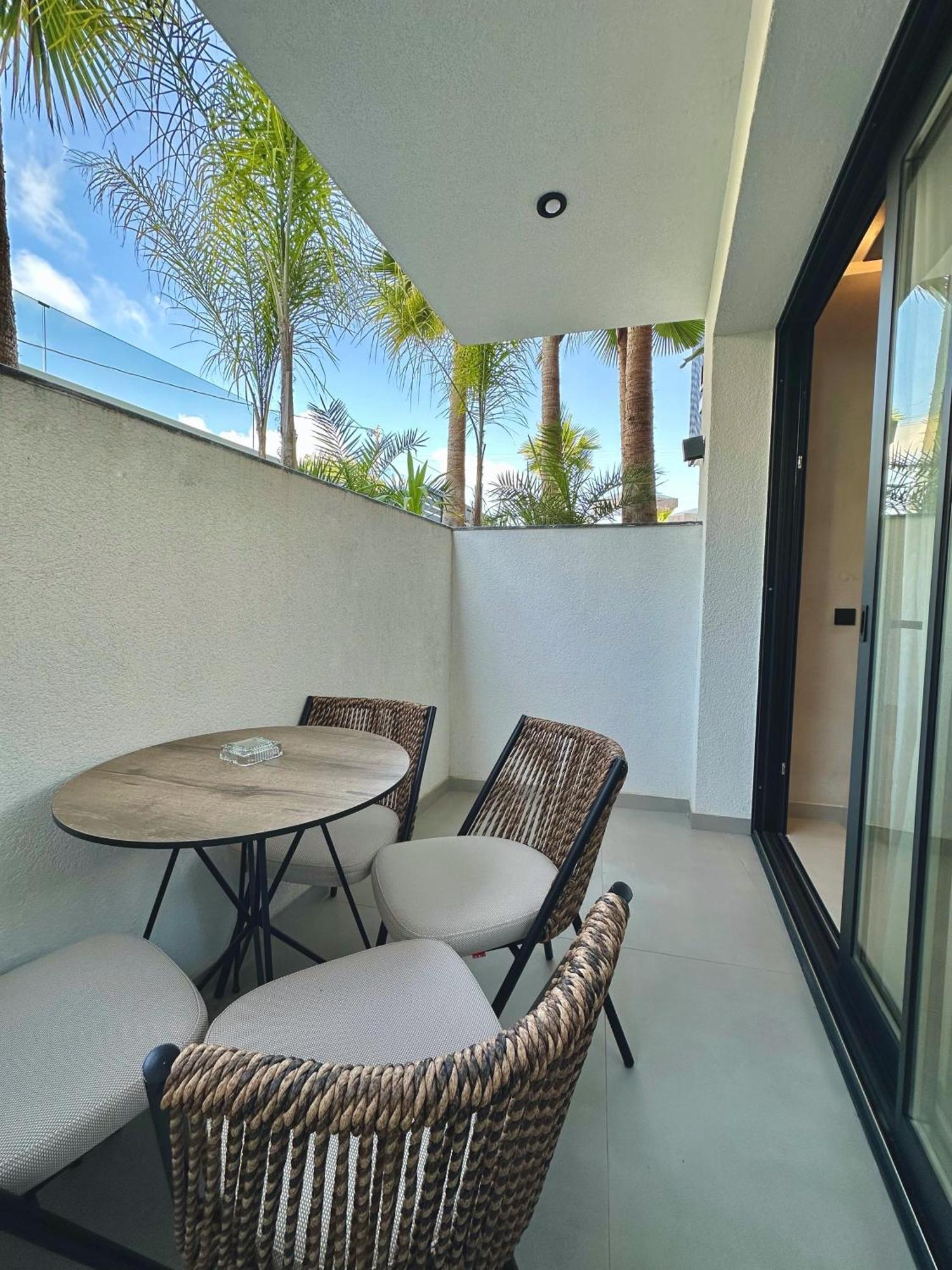 Luminous Luxury Living Aparthotel Kallithea  Exterior foto